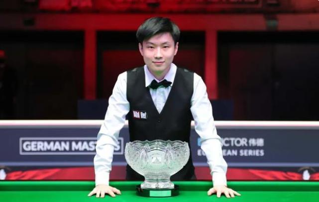 起来为她鼓 起来为她鼓