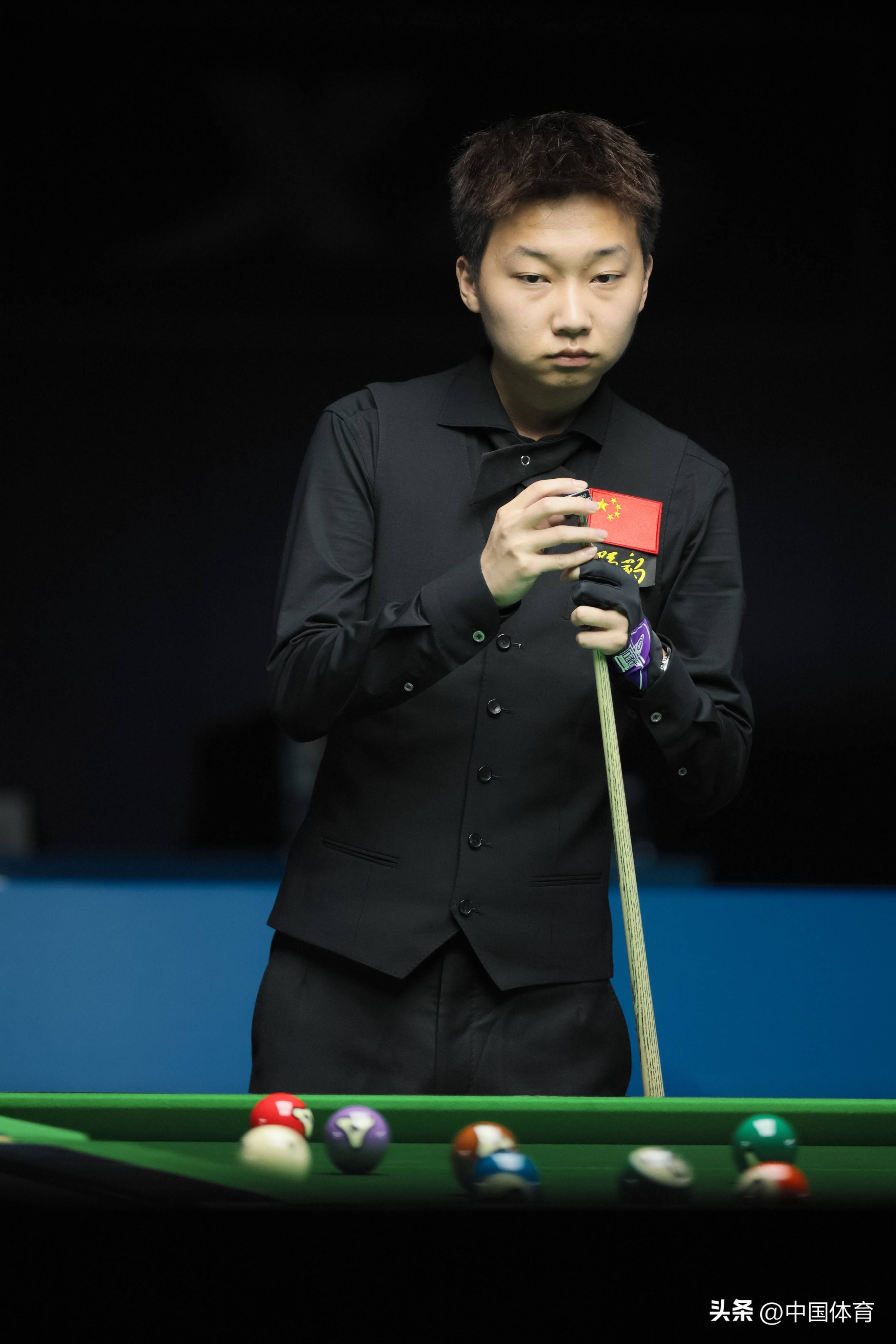 场上对球队 场上对球队