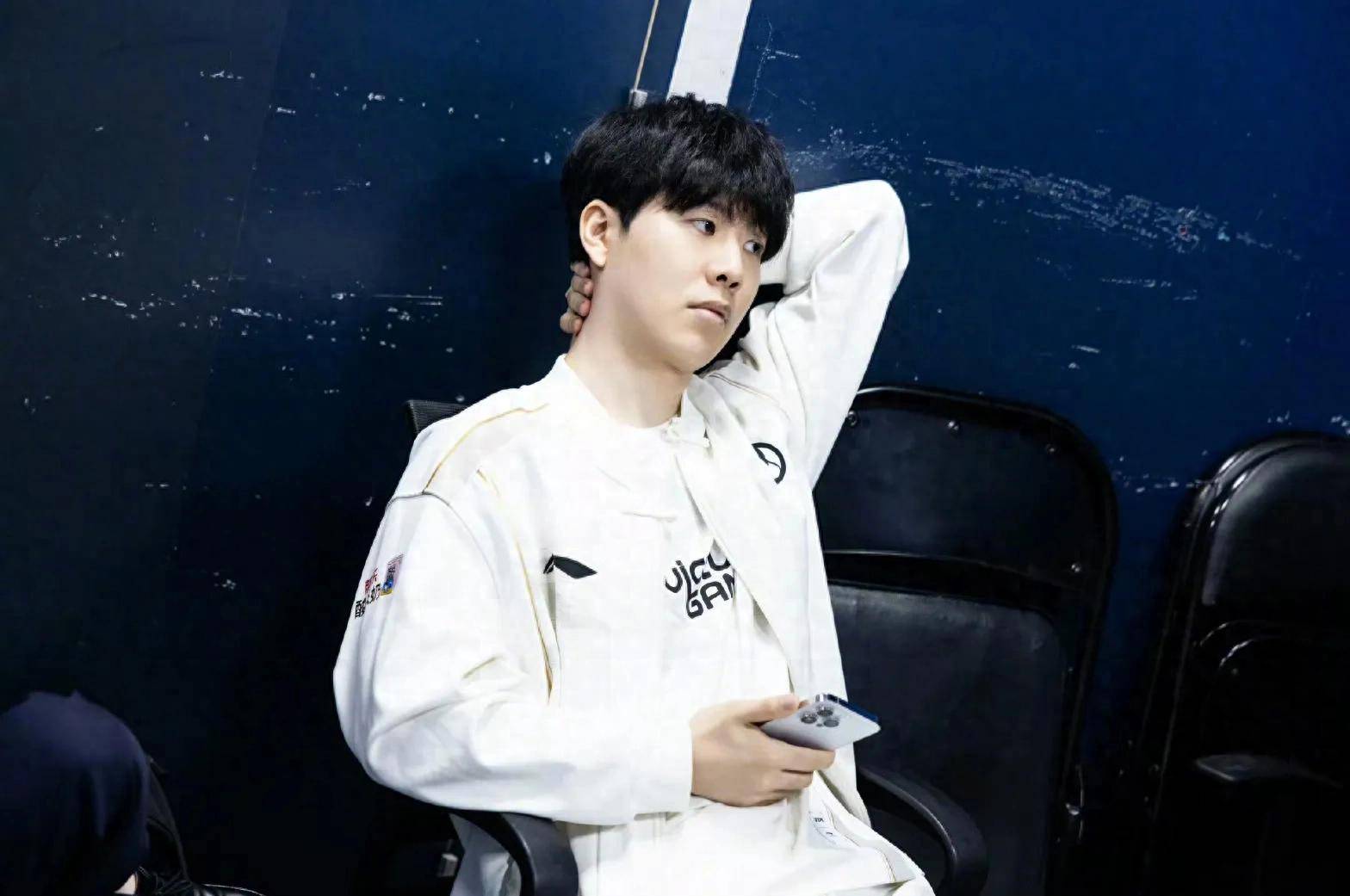 抬手即投 抬手即投